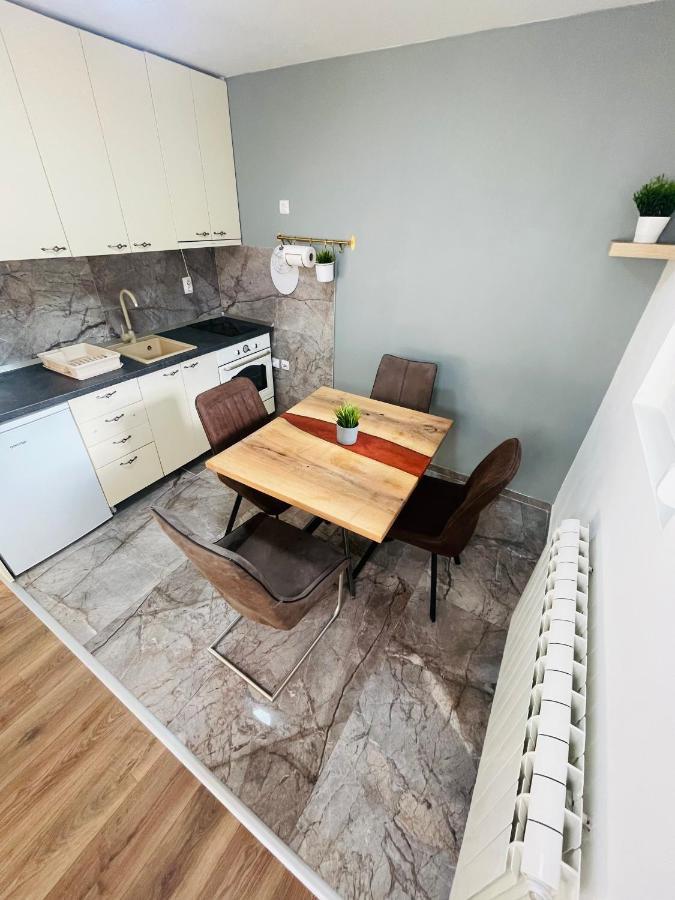 Muki Apartments Surčin Exteriör bild